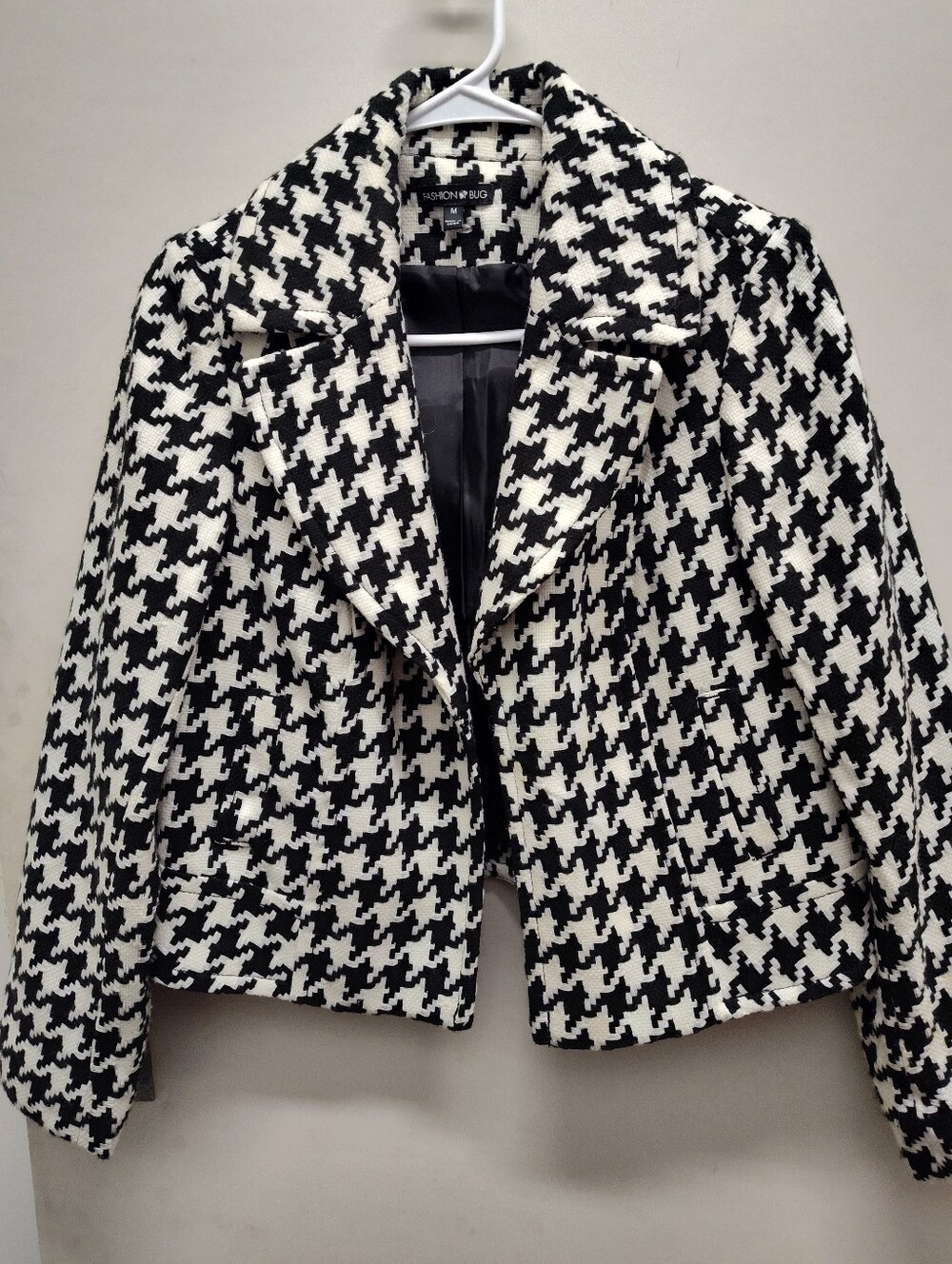 Fashion Bug Black & White Houndstooth Cropped Blazer Vintage